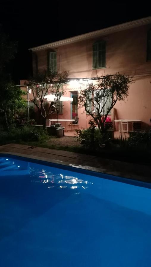 Lolifan En Provence Panzió Brignoles Kültér fotó
